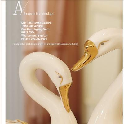 Tượng Gia Đình Thiên Nga Viền Vàng